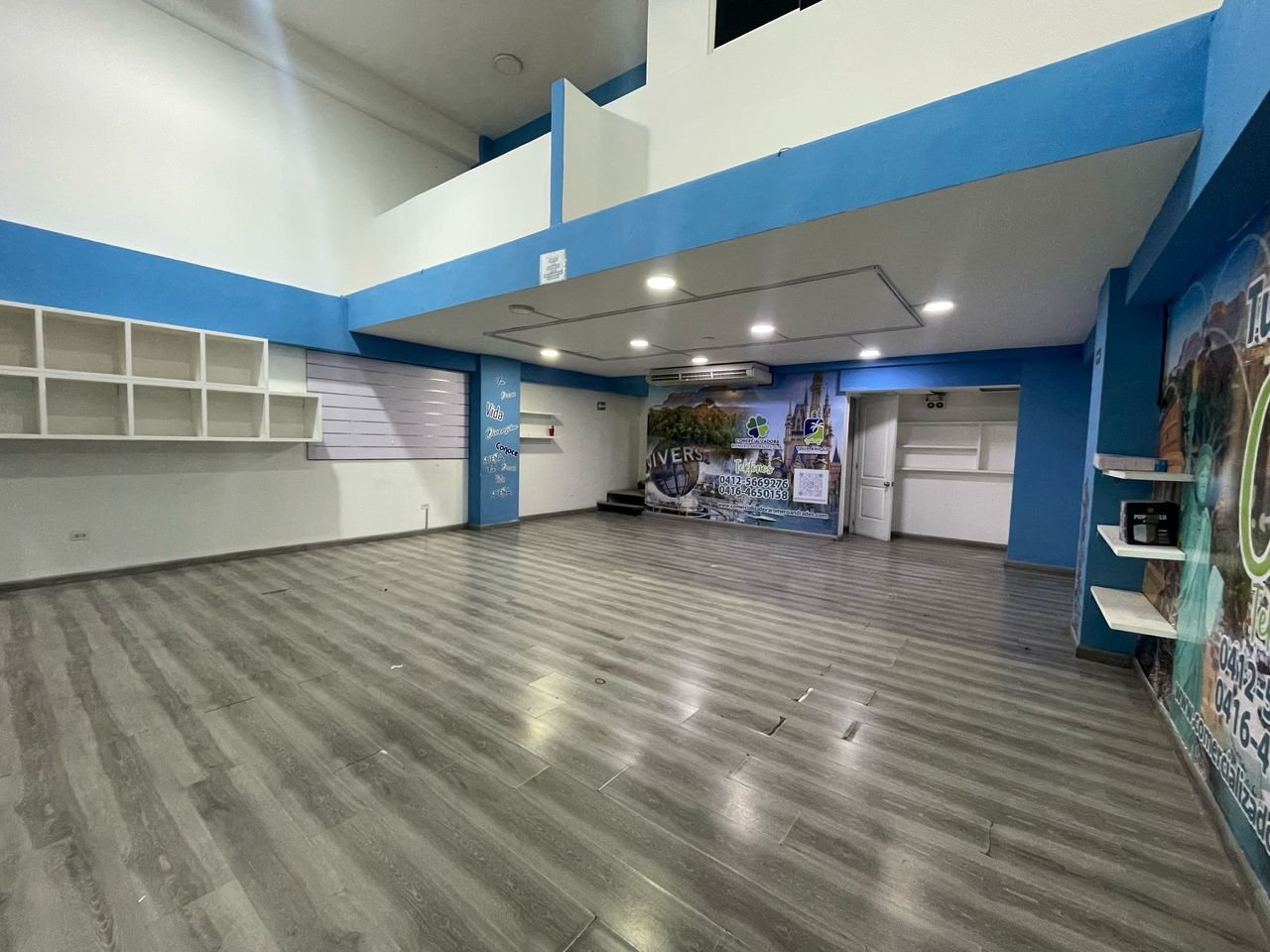 Local dúplex en Av. Bolívar