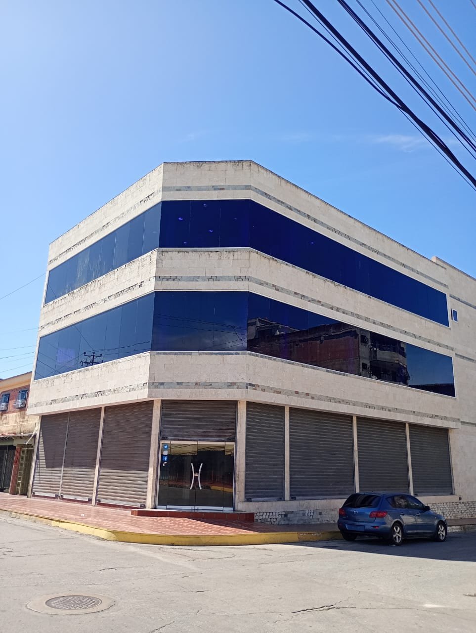Centro Empresarial en Porlamar - Venta o Alquiler