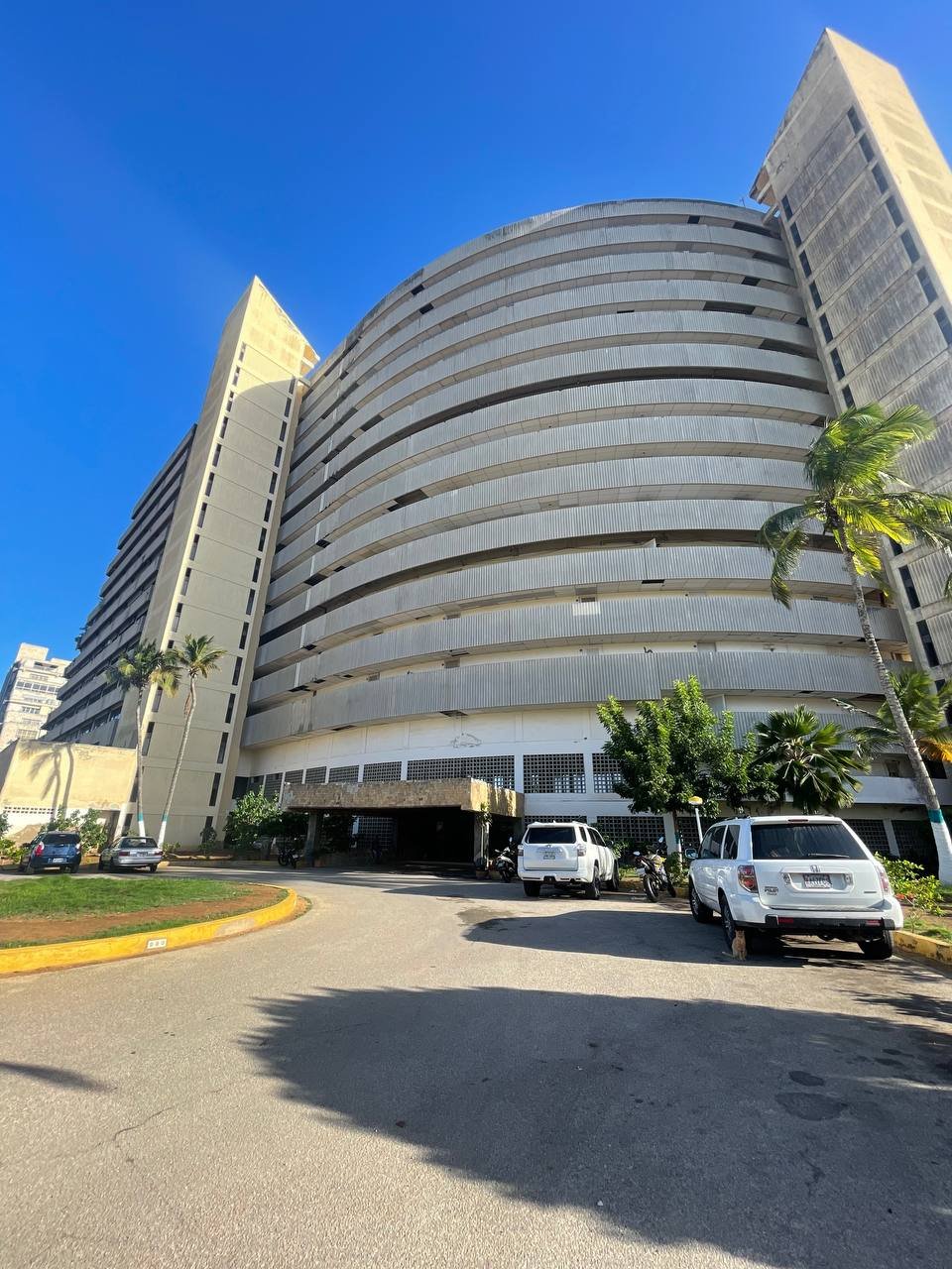 Apartamento en Av. Bolívar. RESERVADO 