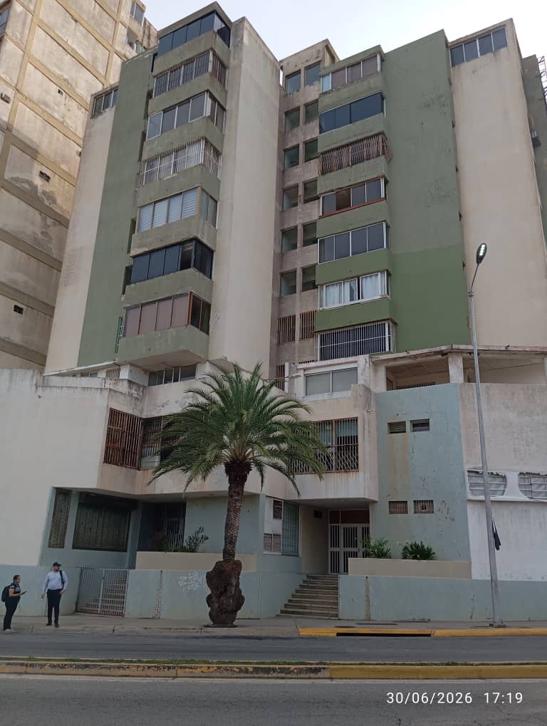 Apartamento en Av. 4 de Mayo. 